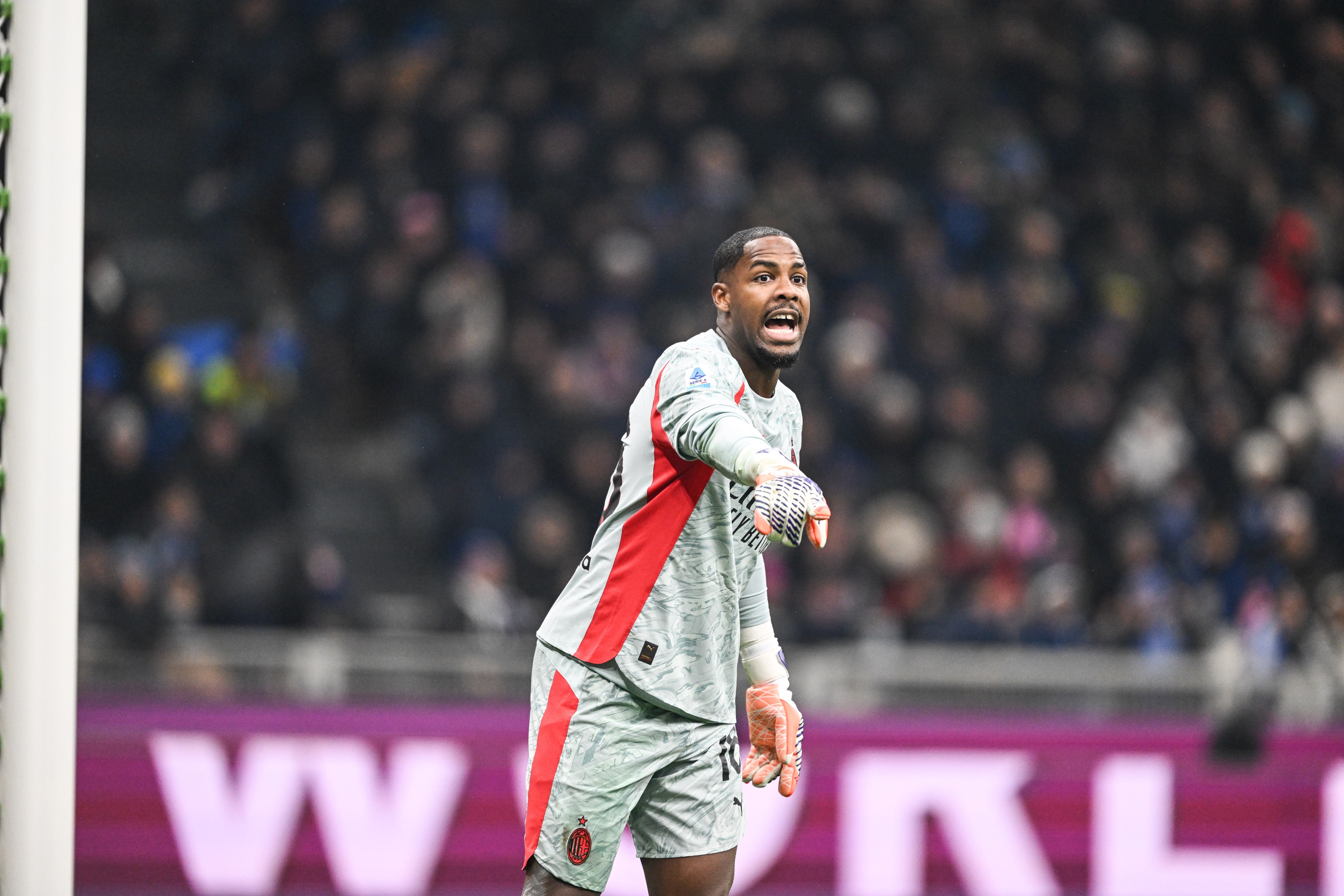 kaiyun-斯基拉：米兰将与迈尼昂经纪人会面，新合同年薪含奖金达700万欧